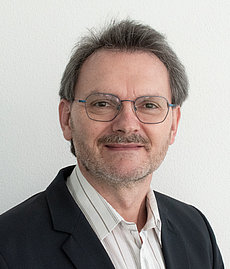  Ulrich Ammer